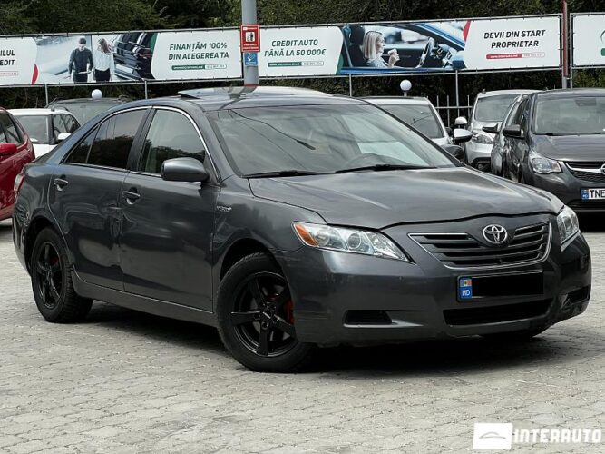Toyota Camry 2008 doar la InterAuto