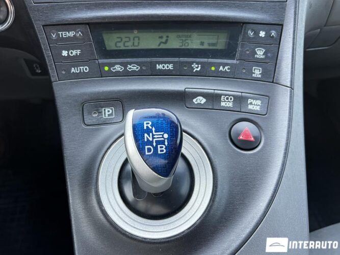Toyota Prius 40 toyota Prius 2010