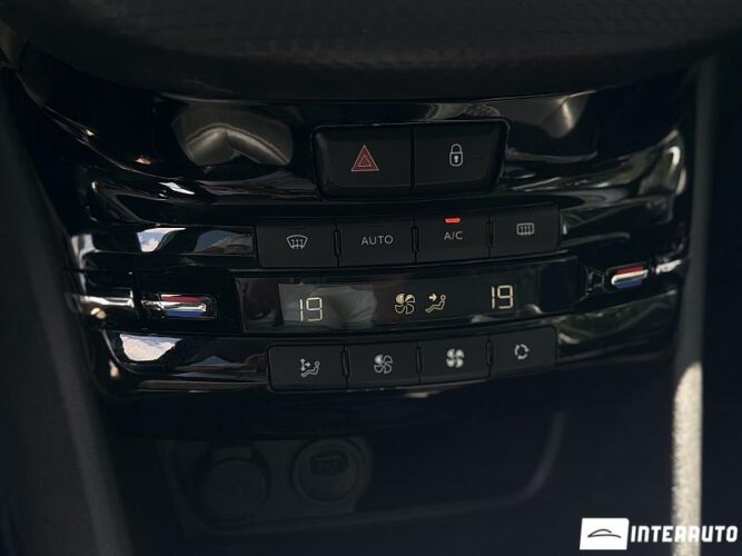 Peugeot 2008 36 peugeot 2008 2019