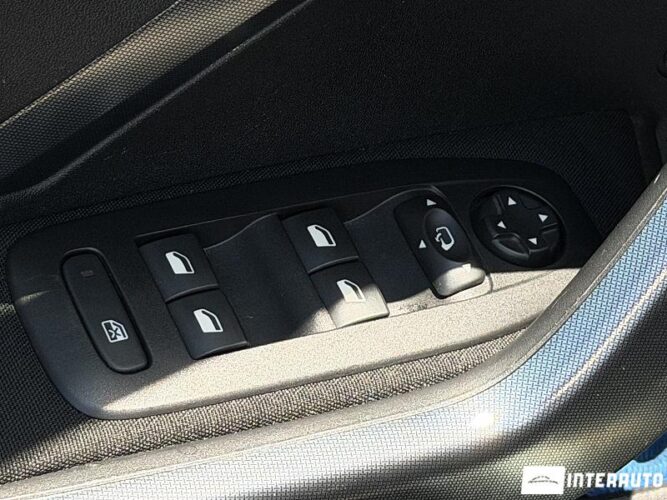 Peugeot 2008 32 peugeot 2008 2019