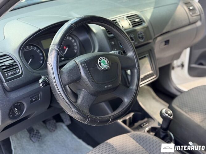 Skoda Fabia 37 skoda Fabia 2010