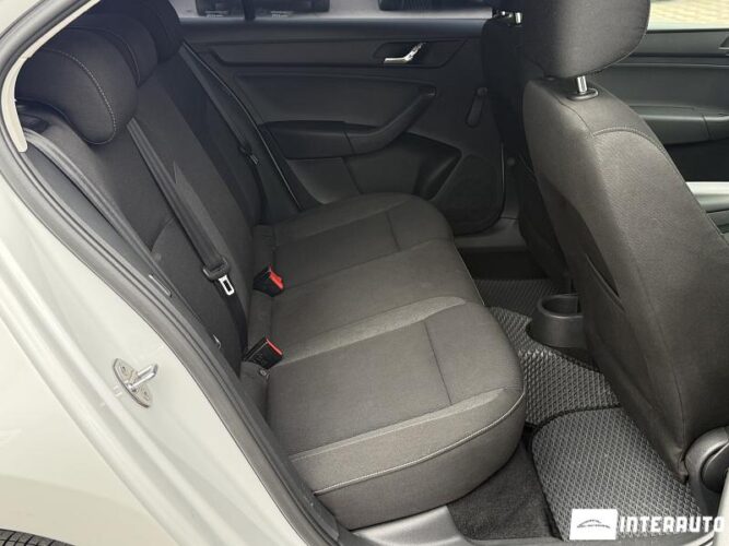 Skoda Rapid 48 skoda Rapid 2015