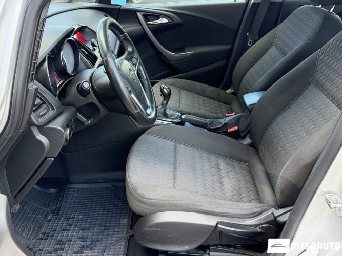 Opel Astra 32 opel Astra 2013
