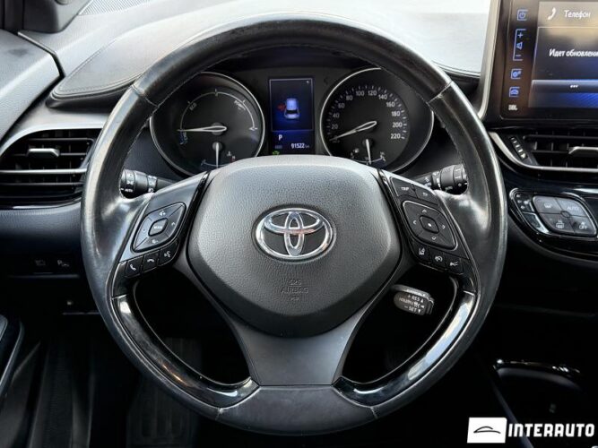 Toyota C-HR 43 toyota C-HR 2018