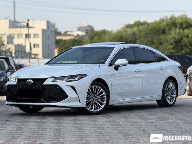 Toyota Avalon 2018 doar la InterAuto