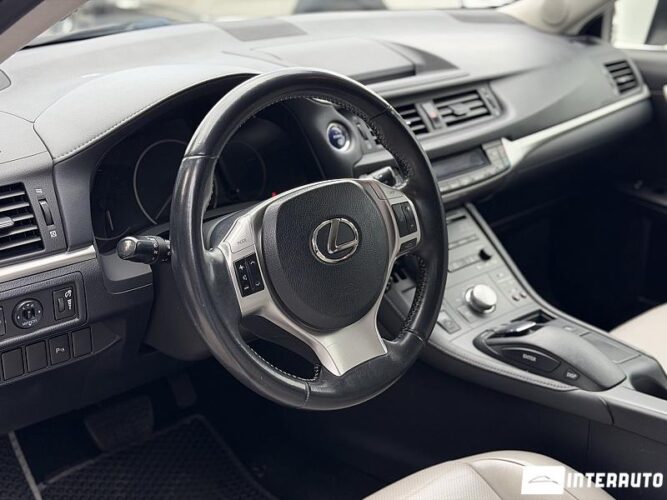 lexus CT 200h 2012
