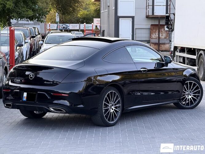 Mercedes C 300 31 mercedes C 300 2020