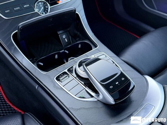 Mercedes C 300 36 mercedes C 300 2020