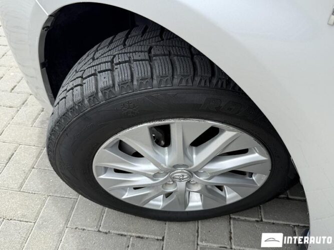 Toyota Prius 48 toyota Prius 2014