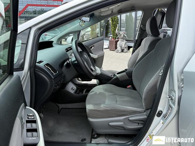 Toyota Prius 35 toyota Prius 2014