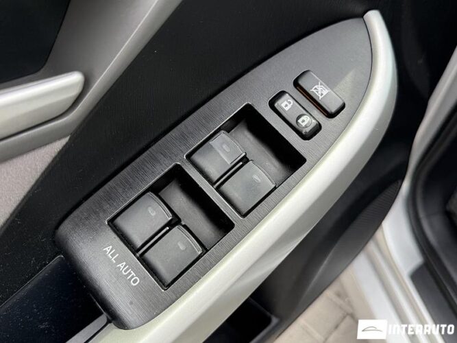 Toyota Prius 47 toyota Prius 2014