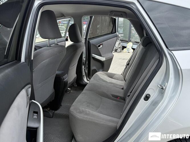 Toyota Prius 43 toyota Prius 2014