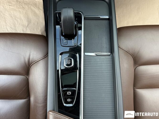 volvo XC 60 2021