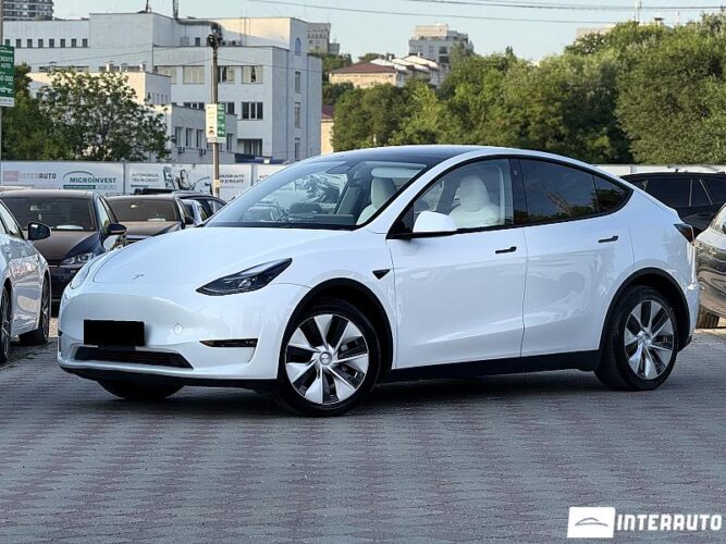 Tesla Model Y 2023 doar la InterAuto