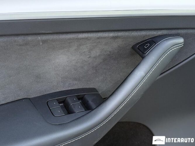 Tesla Model Y 36 tesla Model Y 2023