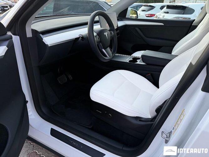 Tesla Model Y 34 tesla Model Y 2023