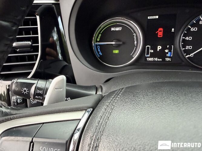 Mitsubishi Outlander 44 mitsubishi Outlander 2015
