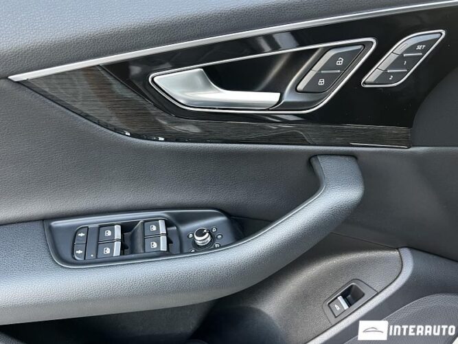 Audi Q7 49 audi Q7 2017