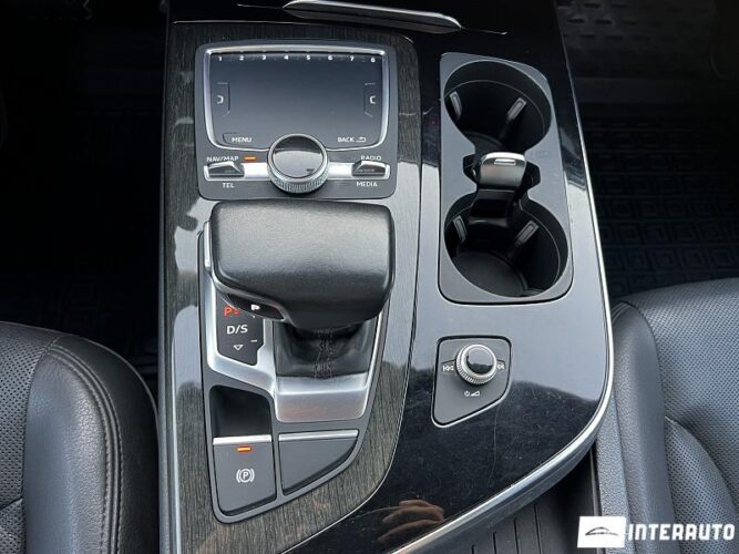 Audi Q7 47 audi Q7 2017