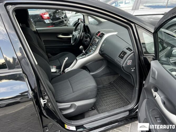 Toyota Auris 42 toyota Auris 2009