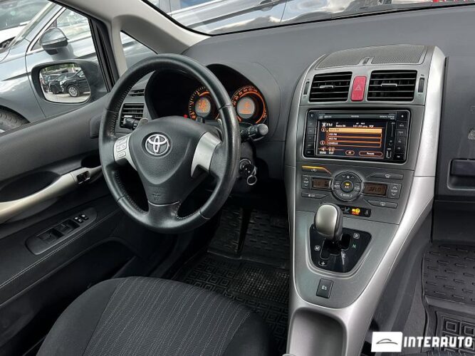 Toyota Auris 41 toyota Auris 2009