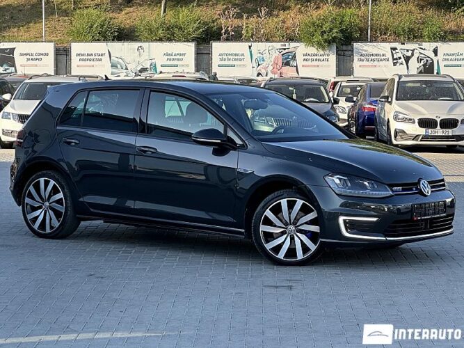 Volkswagen Golf 2015 doar la InterAuto