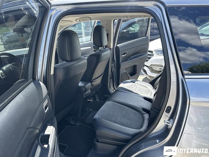 Mitsubishi Outlander 42 mitsubishi Outlander 2014