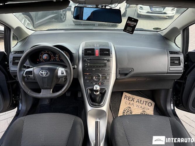 Toyota Auris 33 toyota Auris 2010
