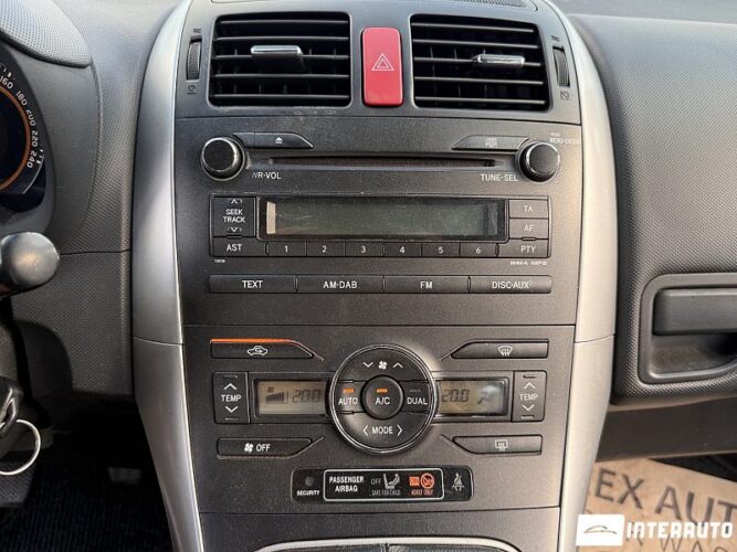 Toyota Auris 36 toyota Auris 2010