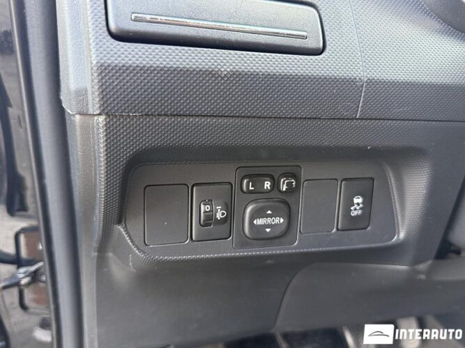 Toyota Auris 43 toyota Auris 2010