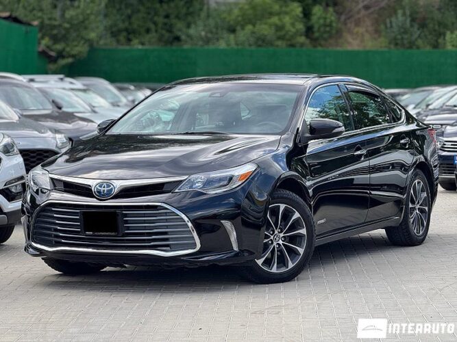 Toyota Avalon 2018 doar la InterAuto