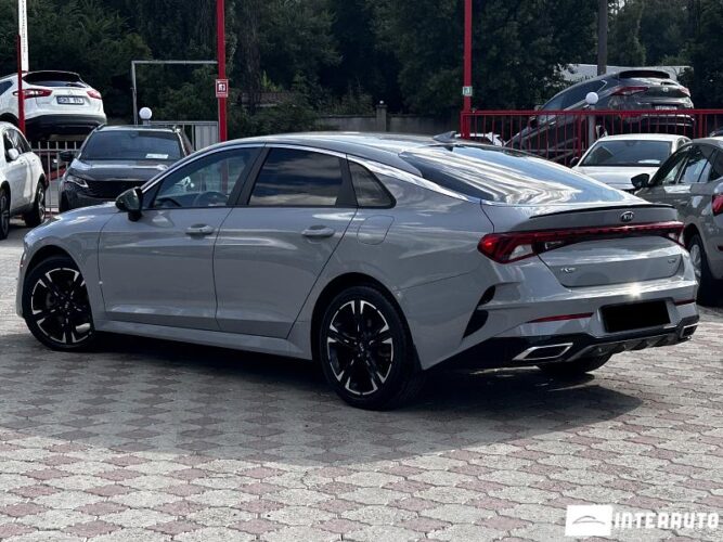 Kia K5 2020 doar la InterAuto