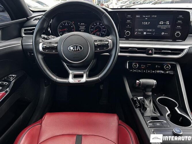 kia K5 2020
