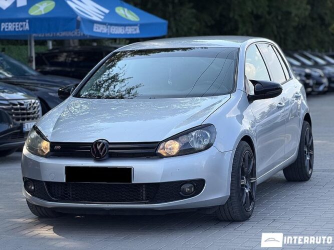 Volkswagen Golf 2011 doar la InterAuto