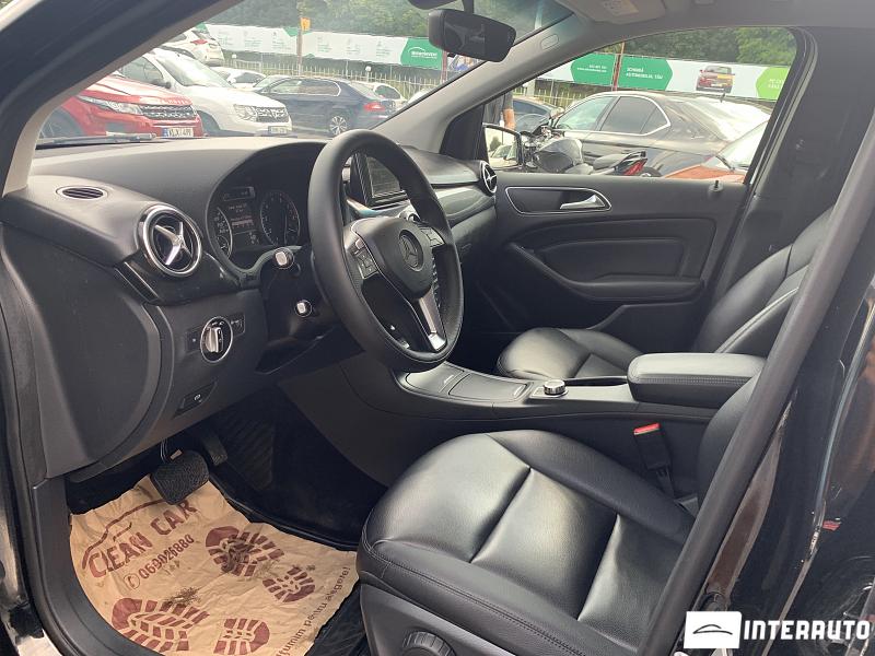 Mercedes B 200