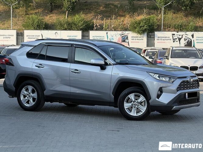 Toyota Rav-4 2022 doar la InterAuto