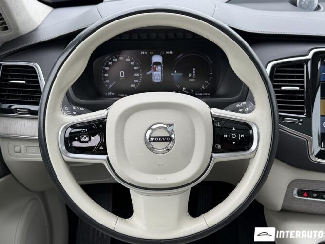 Volvo XC 90 48 volvo XC 90 2020