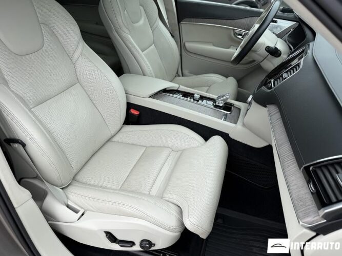 Volvo XC 90 54 volvo XC 90 2020