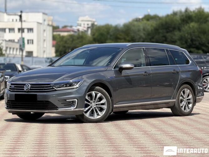 Volkswagen Passat GTE 2016 doar la InterAuto