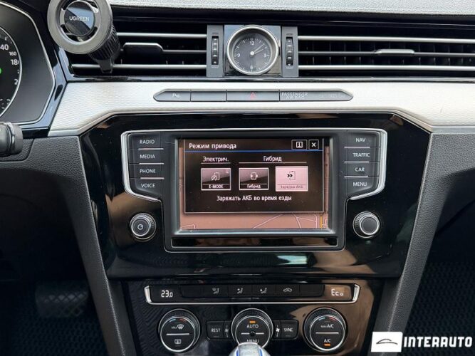 Volkswagen Passat GTE 41 volkswagen Passat GTE 2016
