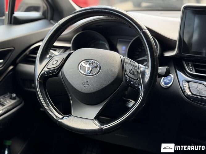 Toyota C-HR 40 toyota C-HR 2017
