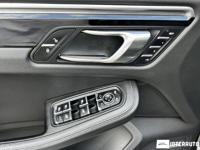 Porsche Macan 46 porsche Macan 2016