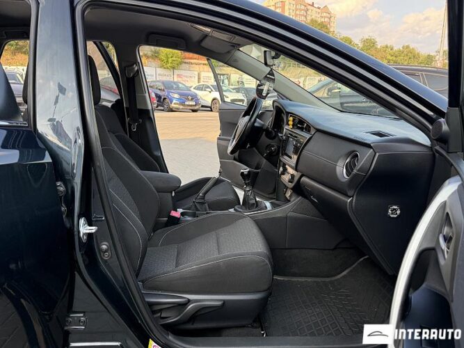 Toyota Auris 41 toyota Auris 2015