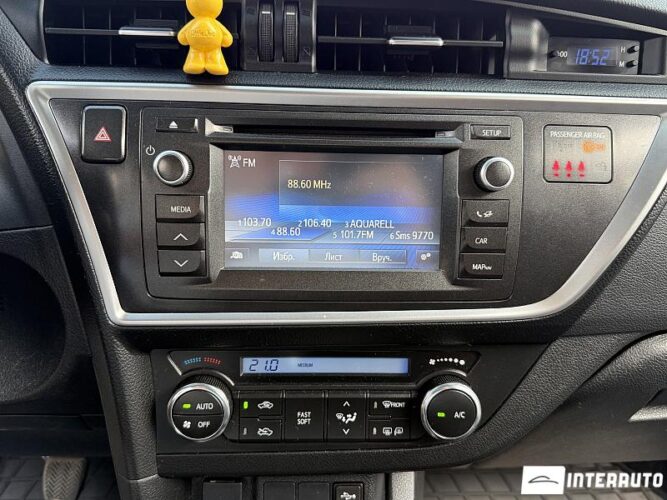 Toyota Auris 38 toyota Auris 2015