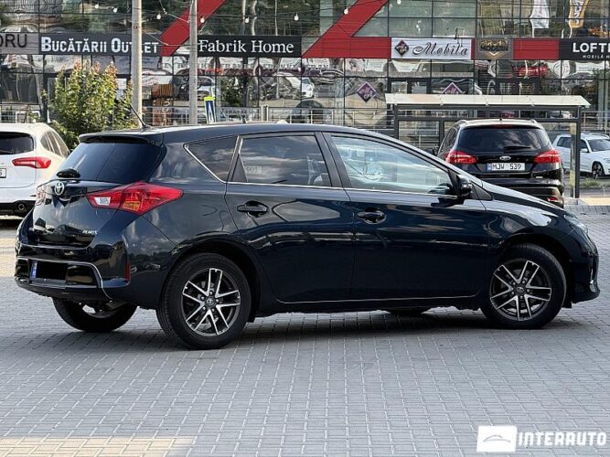 Toyota Auris 32 toyota Auris 2015