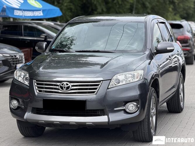 Toyota Rav-4 2012 doar la InterAuto