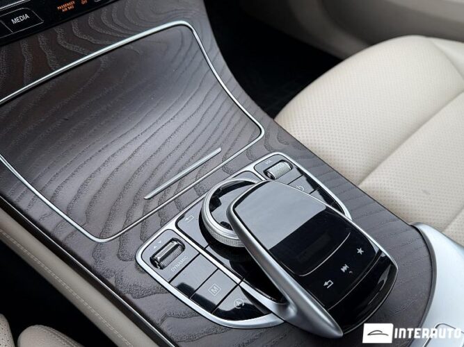 Mercedes GLC 300 44 mercedes GLC 300 2018