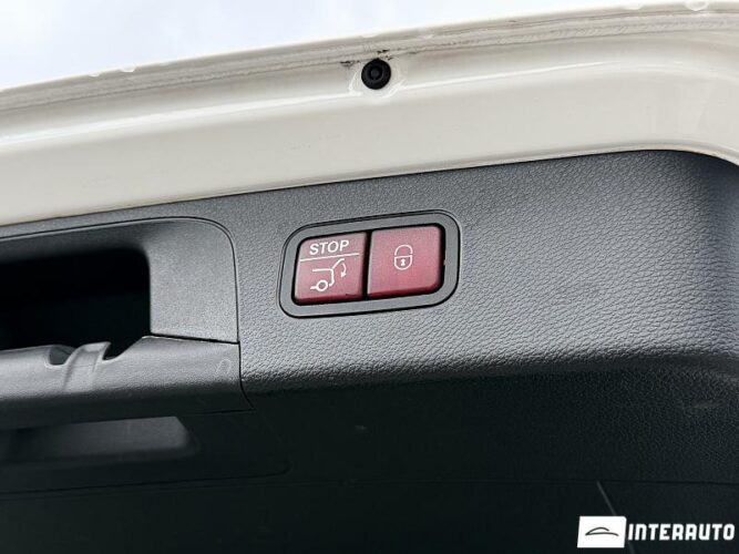 Mercedes GLC 300 47 mercedes GLC 300 2018