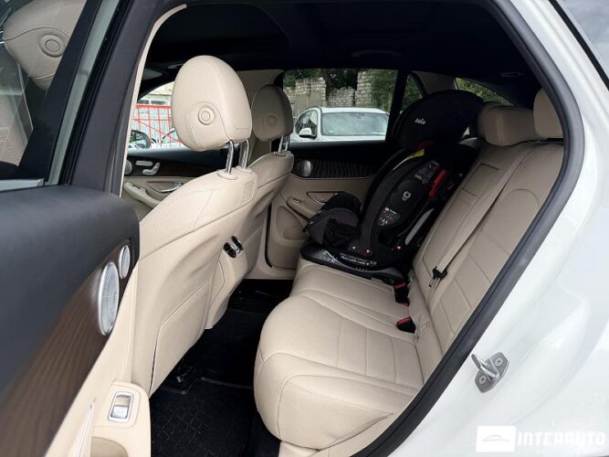 Mercedes GLC 300 38 mercedes GLC 300 2018