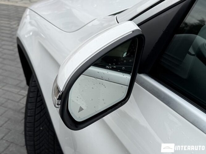 Mercedes GLC 300 49 mercedes GLC 300 2018